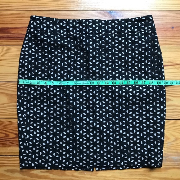 Loft Petites Black Nude Lace Pencil Skirt, EUC, 12P - Picture 5 of 9